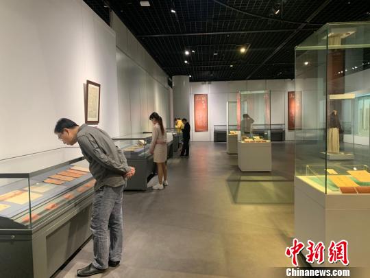 武汉一博物馆展出157件辛亥革命实物 全由民间救援